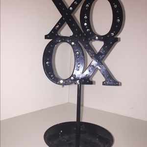 XoXo ear ring holder